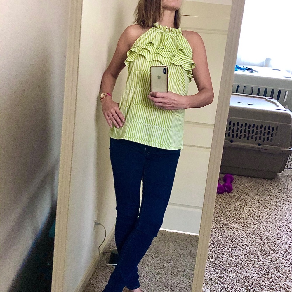 ☘️ 3 for $25 SALE! ☘️ Banana Republic Ruffle Tank - Picture 5 of 5